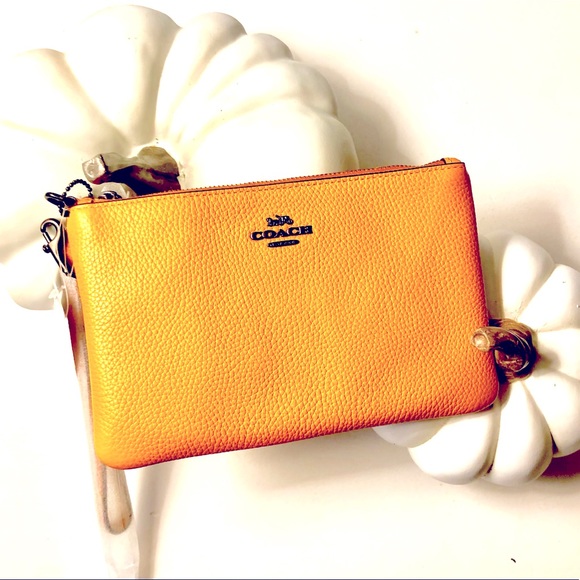 NWT, Coach Wristlet - Picture 6 of 6